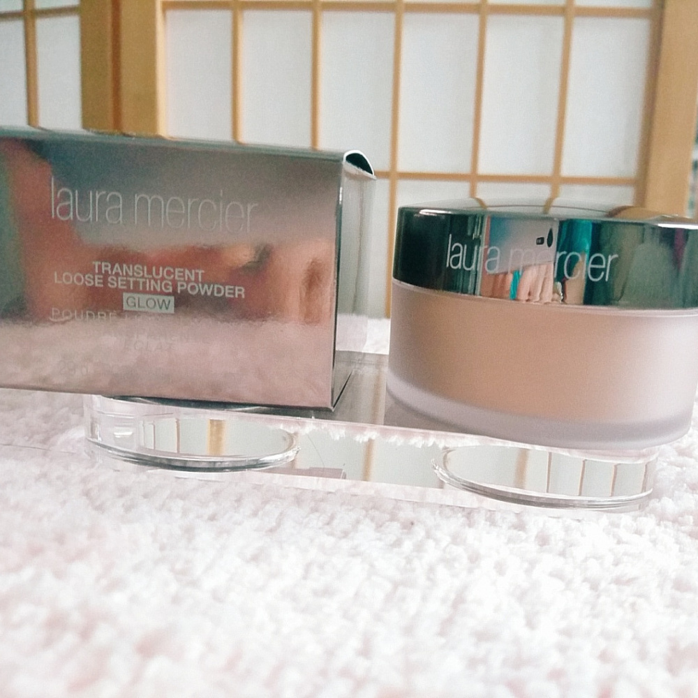Laura Mercier Translucent Powder Medium/Deep(Glow) - Picture 2 of 3